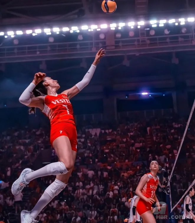 Milli voleybolcu Hande Baladın'a tehdit: Yüzüne asit atacağım 11