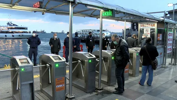 İstanbul Boğazı'ndaki vapurlarda koronavirüs denetlemesi - 3