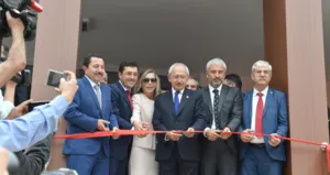 Annesi adına yaptırdığı okulu meğer...