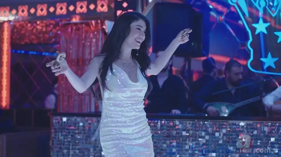 İnci Taneleri Dilber'i Hazar Ergüçlü annesinin birebir kopyası çıktı! 2