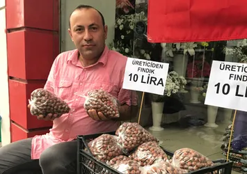 Fındık kaldırım kenarında 10 lira