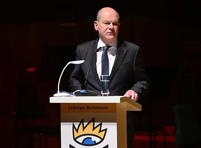 Soykırımcı İsrail’e destek veren Almanya Başbakanı Olaf Scholz’a Gazze protestosu! Bu bir insani felaket değil soykırım
