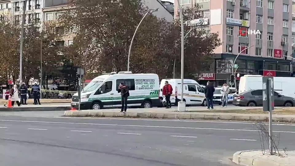 Park halindeki minibüste ölü bulundu!