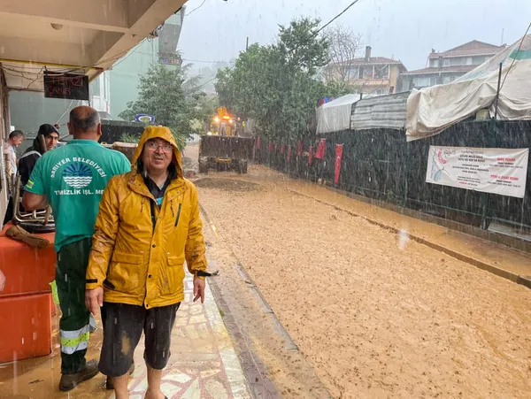 İstanbul sele teslim olurken İmamoğlu ortalıkta görülmedi! Sosyal medya soruyor: Neredesin İmamoğlu? - 3