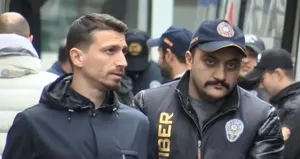 Telefonlarından sanal kumar da çıktı