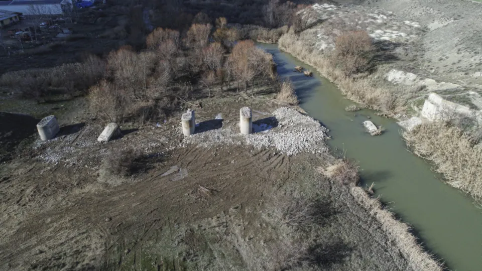 Bunu da yaptılar! Ankara’da Gömleksiz Köprüsü çalındı