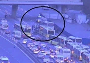 İstanbul trafiğini kilitleyen kaza!
