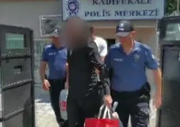 İzmir'de 2 firariye şafak operasyonu! Kıskıvrak yakalandılar
