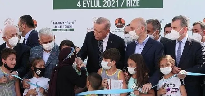 11 yaşındaki Fatma Zehra Günaydın Erdoğan’ın yanına gidebilmek için gözyaşlarını tutamadı: Çok duygulandım