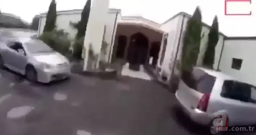 Yeni Zelanda'da camiye silahlı saldırı! İşte saldırı anına ait görüntüler... 11