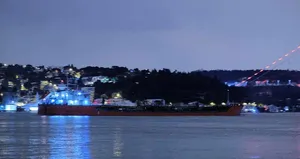 Ayçiçek yağı yüklü gemi İstanbul’dan geçti