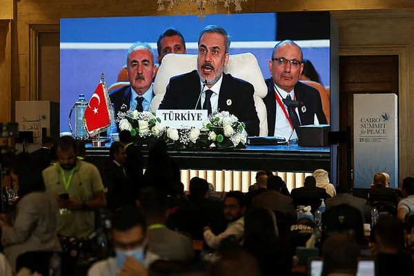 Kahire’de Barış Zirvesi! Dışişleri Bakanı Hakan Fidan: Böyle cezalandırma olmaz! Katledilmelerini izleyemeyiz