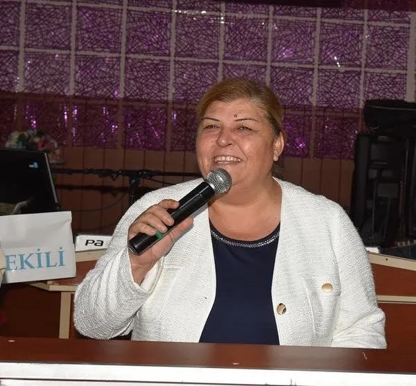 CHP'li Ceyhan Belediyesi'nden vicdanları yakan adım! SMA hastası Aslı bebeğin yardım afişlerini kaldırıp yeni yıl afişlerini astı - 1