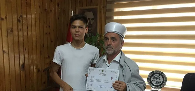 Alman genç İslam'ı seçti ve adını değiştirdi