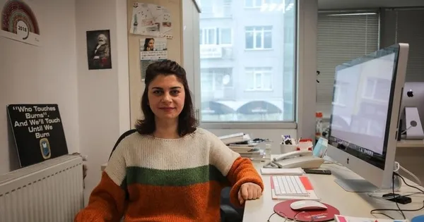 Bayrağımıza ve şehitlerimize hakaret eden Gazete Kadıköy Yazı İşleri Müdürü Semra Çelebi’ye mahkemeden ders niteliğinde karar!