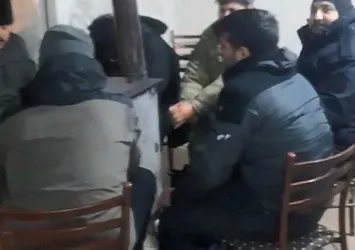 Menekşe Yaylası'nda mahsur kaldılar! Köylüler 11 saat sonra kurtardı