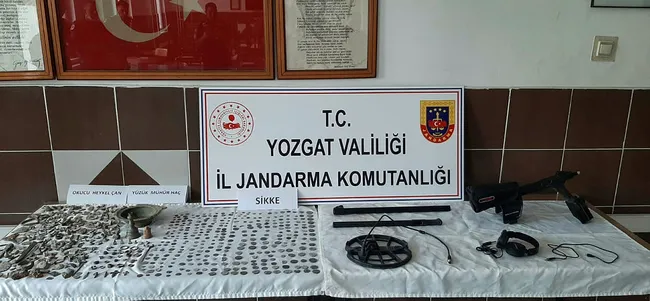 yozgatta-684-parca-tarihi-eser-ele-gecirildi-1632316740053.jpg Yozgat’ta 684 parça tarihi eser ele geçirildi - 2
