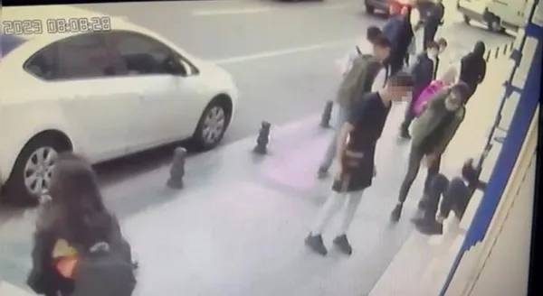 Beyoğlu'nda akılalmaz olay! Kalemle katil oldu - 1