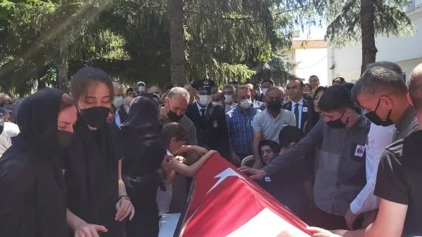 AK Parti Şebinkarahisar Belediye Başkanı Şahin Yılancı’ya son veda: Gözyaşları sel oldu! Başkan Erdoğan’a yazdığı mektubu Binali Yıldırım okudu