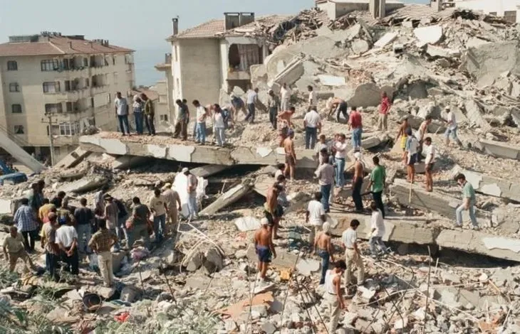 17 Ağustos Marmara Depremi'nin 22. yılı! Acı dolu kareler