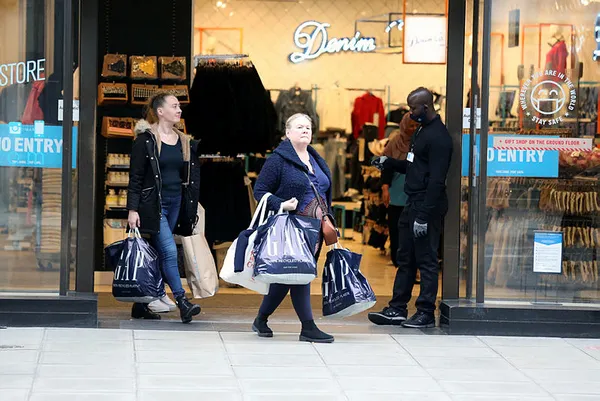 İngiltere’de uygulanan Covid-19 karantinası sona erdi