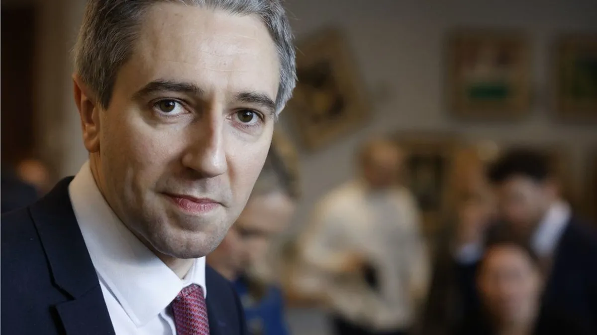 İrlanda'nın en genç başbakanı Simon Harris oldu!