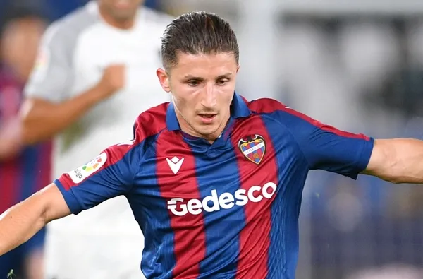 Trabzonspor transferi bitirdi! Enis Bardhi 3 yıllık sözleşmeye imza atacak