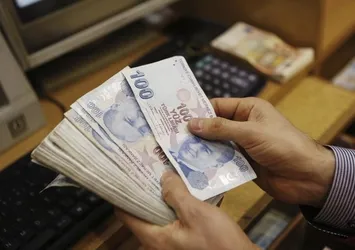 Bu ay emekli ol 300 TL'yi al