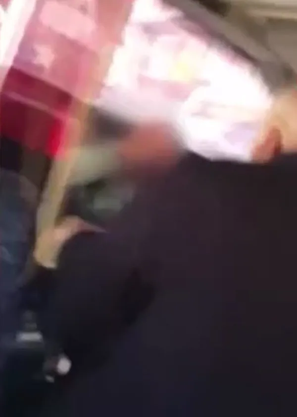 1679987860918.jpg Okul servisinde skandal görüntü! Öğrencilerin çektiği video sonrası tutuklandı - 3