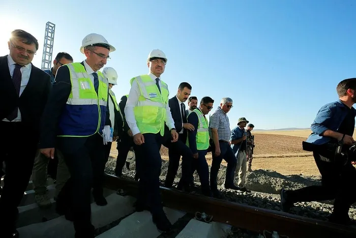 Fuat Oktay tarih verdi: Ankara-Sivas YHT 2020 sonu itibarıyla açılacak - 1