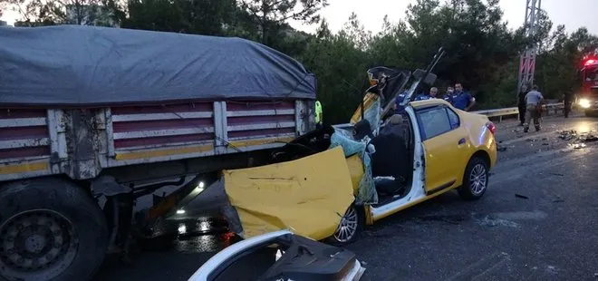 Son dakika: İzmir’de korkunç kaza! Taksi TIR’a çarptı: Kazakistanlı kadın öldü, 2 ağır yaralı