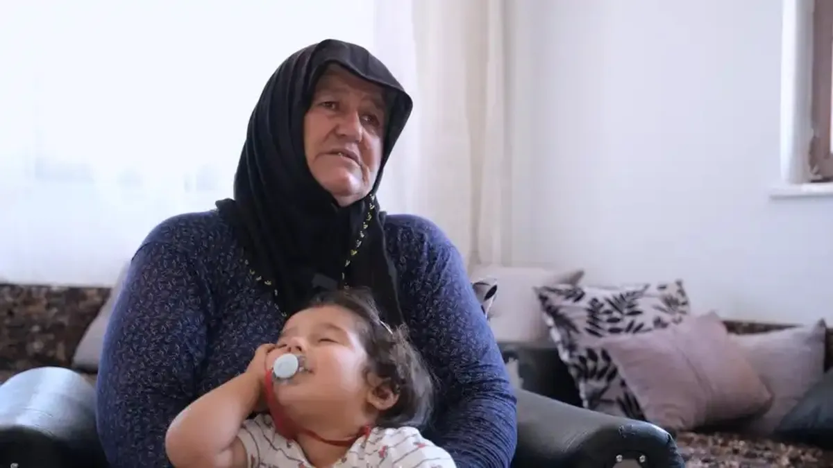 Bakan Kurum depremde gözyaşı döken Koyunlu çiftinin yeni görüntülerini paylaştı! “Bir yeniden başlama hikayesiydi bu…”