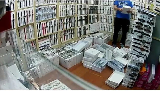 Dünyaca ünlü markaların taklit saatleri ele geçirildi! Piyasa değeri 3 milyon lira - 1