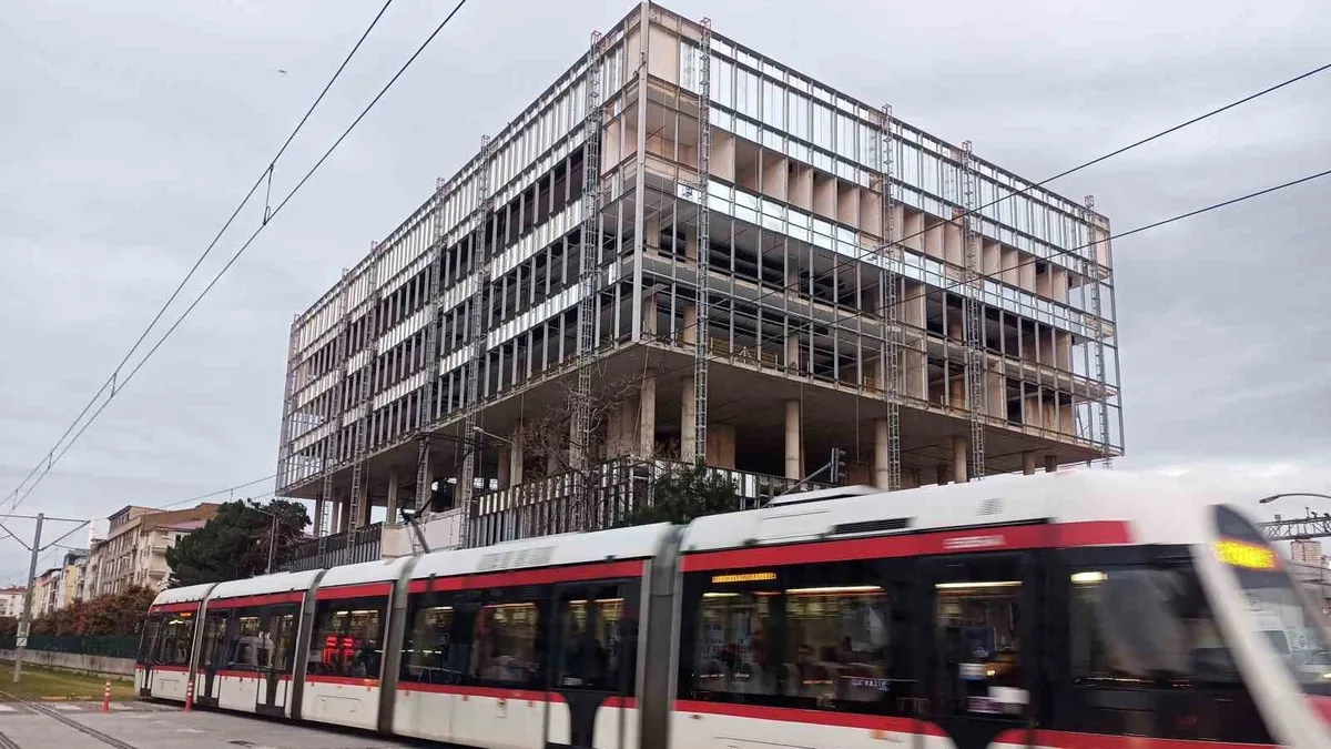 Samsun Şehir Kütüphanesi yüzde 38'e ulaştı: Dış kaplaması yapılıyor