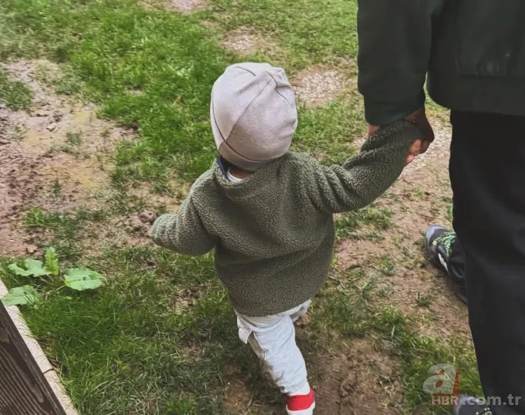 Mutluluğun en doğal hali! Alperen Duymaz’dan eşi ve oğluyla iç ısıtan paylaşım 5