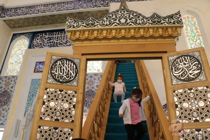 Başkan Erdoğan’ın açtığı Uzun Mehmet Camii’ne ziyaretçi akını