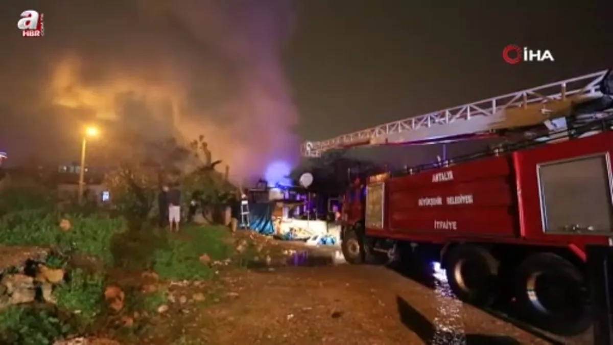 Küle dönen evini görünce gözyaşlarına boğuldu