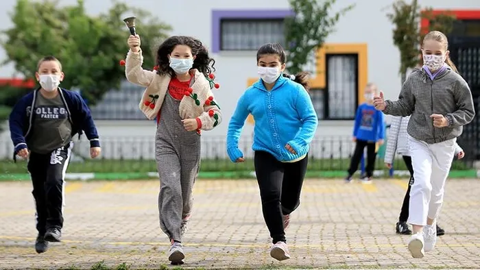 Son dakika: Okullarda ara tatil sonrası ders zili çaldı! Kovid 19 nedeniyle kaç sınıf kapalı? - 2