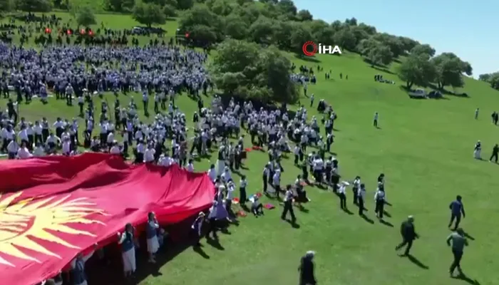 Feci kaza kamerada! Kamyonet öğrencilerin arasına daldı - 2
