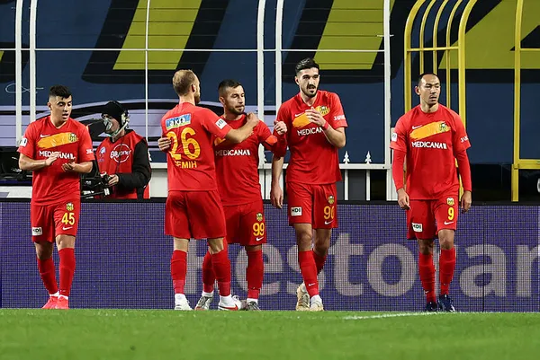 Süper Lig 12. hafta karşılaşması | Fenerbahçe 0-3 Yeni Malatyaspor MAÇ SONUCU - 7