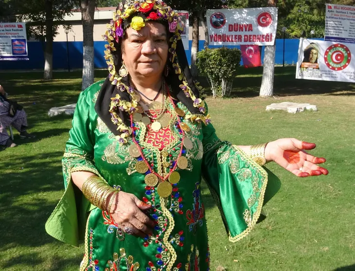 'Hanımağa' 300 bin liralık altın takılarıyla ilgi odağı oldu - 1