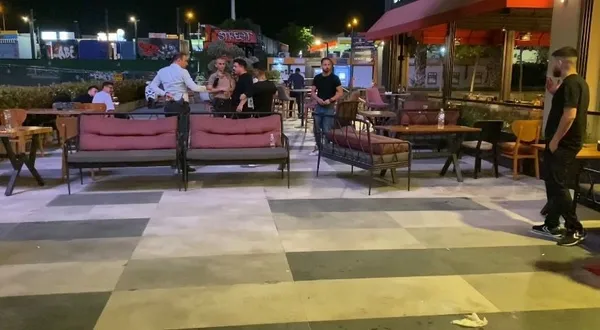 bursada-eglence-mekaninda-silahli-kavga-3-yarali-1695422189100.jpg Bursa'da eğlence mekanında silahlı kavga: 3 yaralı - 2