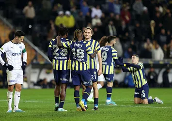 Fenerbahçe'ye Adana Demirspor maçı öncesi kötü haber! Yıldız isim forma giyemeyecek