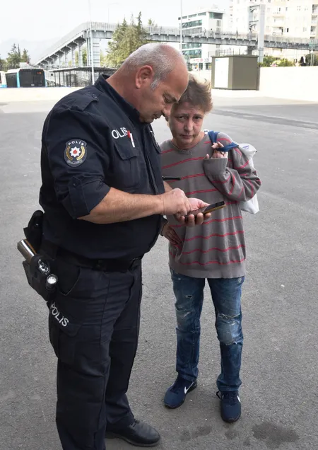 Eşinin öldüğünü polis gelince fark etti - 2
