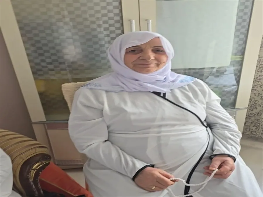 gemlikte-kan-donduran-cinayet-cuma-namazi-vakti-altin-icin-cana-kiydi-1775918387349.jpg Bursa'nın Gemlik ilçesinde Fatma Ekinci'nin (Fotoğrafta) (65) evinde boğazından kesilerek öldürüldüğü olayın şüphelisi Erdi B. (30) polis ekiplerince yakalandı. (DHA)