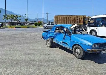 Muğla Fethiye'de kavşakta kaza! 95 yaşındaki sürücü can verdi