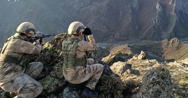 13-pkkli-terorist-olduruldu-baris-pinari-bolgesinde-mehmetcikten-hainlere-gecit-yok-1659197124977.jpg 13 PKK'lı terörist öldürüldü! Barış Pınarı bölgesinde Mehmetçik'ten hainlere geçit yok - 4