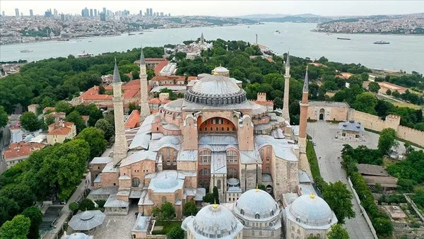 Kültür ve Turizm Bakanı Mehmet Nuri Ersoy'dan flaş Ayasofya açıklaması! Çok ciddi bir tadilat gerçekleştirilecek - 4