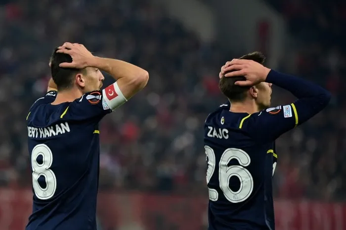 Fenerbahçe son dakikada yıkıldı! Olympiakos 1-0 Fenerbahçe UEFA Avrupa Ligi maç sonucu - ÖZET - 9