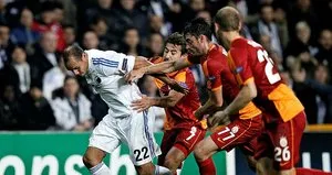 Galatasaray’ın eski yıldızı futbolu bıraktı